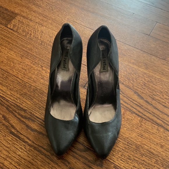 Black Close-Toed Heels - Picture 2 of 3